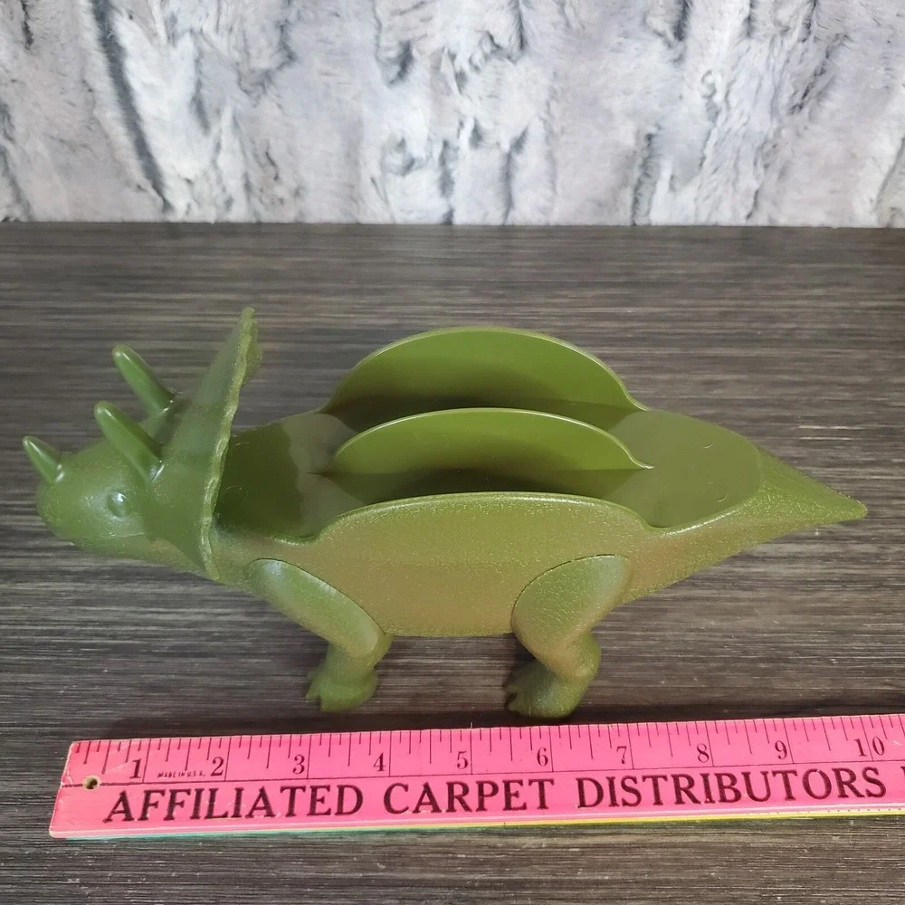 FunWares Tricerataco Green Triceratops‎ Taco Holder Holds 2 Tacos Open Box
